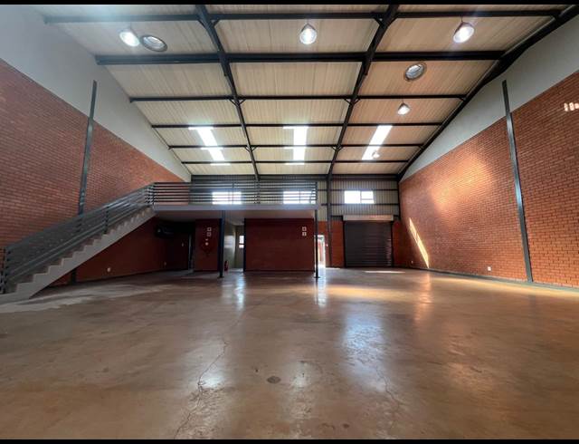 275M² WAREHOUSE TO LET IN SUNDERLAND RIDGE