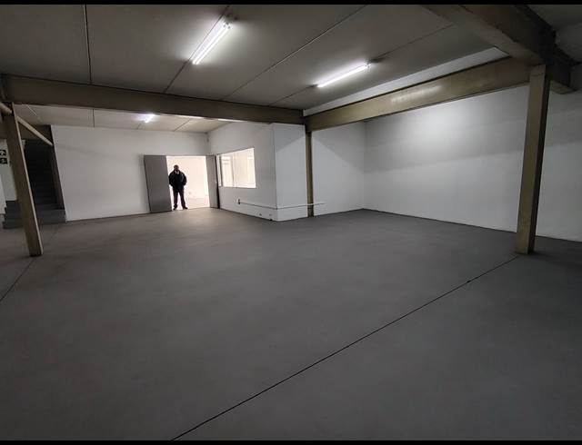484M² WAREHOUSE TO LET IN DRIEHOEK