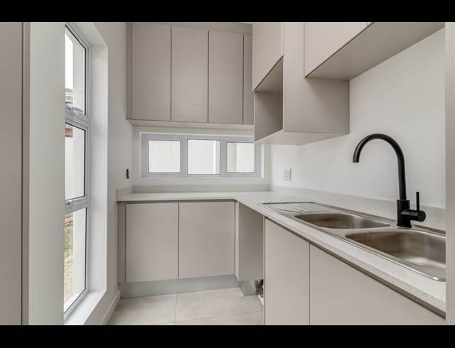 3 BEDROOM HOUSE TO LET IN BRYANSTON