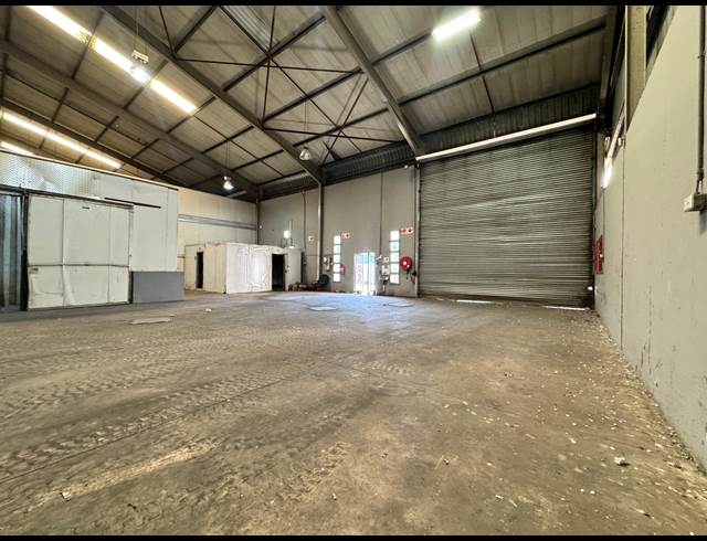 2,000M² WAREHOUSE TO LET IN PHOENIX INDUSTRIAL