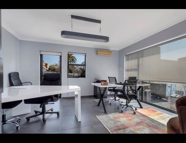 375M² OFFICE TO LET IN MELROSE