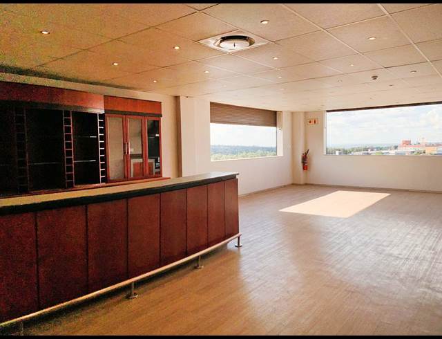 7,435M² OFFICE TO LET IN WYNBERG
