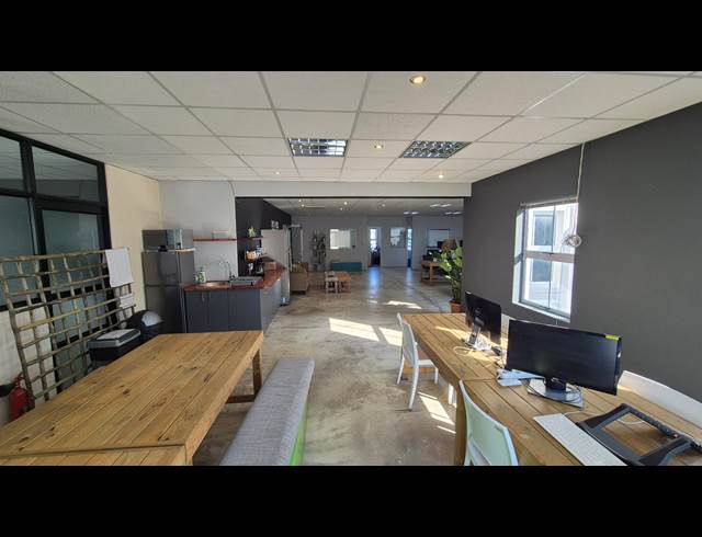 145M² OFFICE TO LET IN WESTLAKE