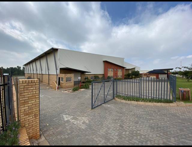 5,965M² WAREHOUSE TO LET IN GOSFORTH PARK