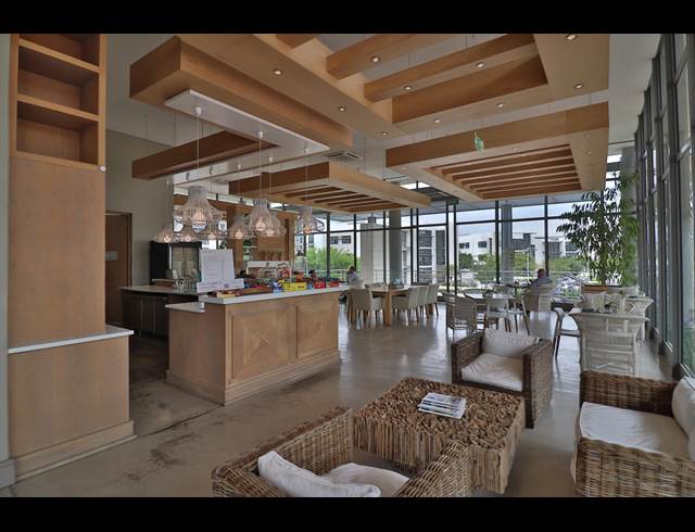 1,160M² OFFICE TO LET IN WATERFALL