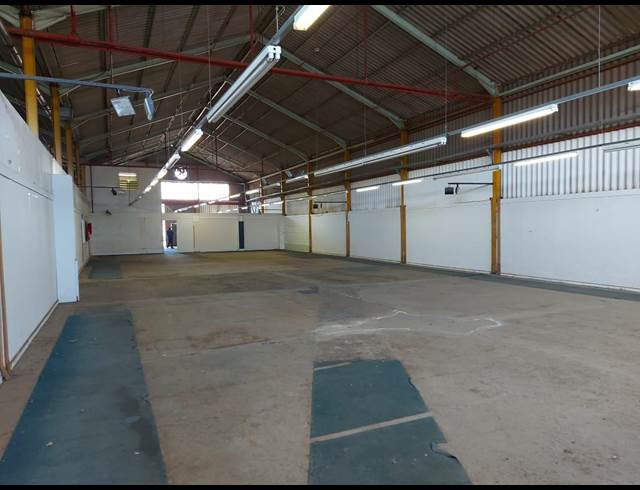 1,056M² WAREHOUSE RENTED IN REESTON