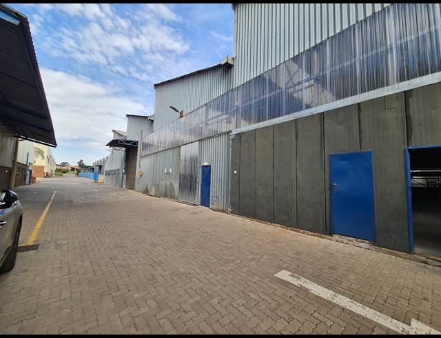 2,899M² WAREHOUSE TO LET IN OLIFANTSFONTEIN