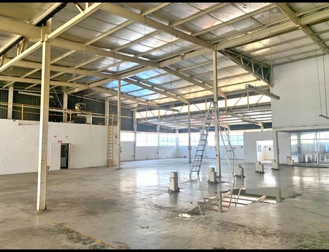 1,950M² WAREHOUSE TO LET IN WYNBERG