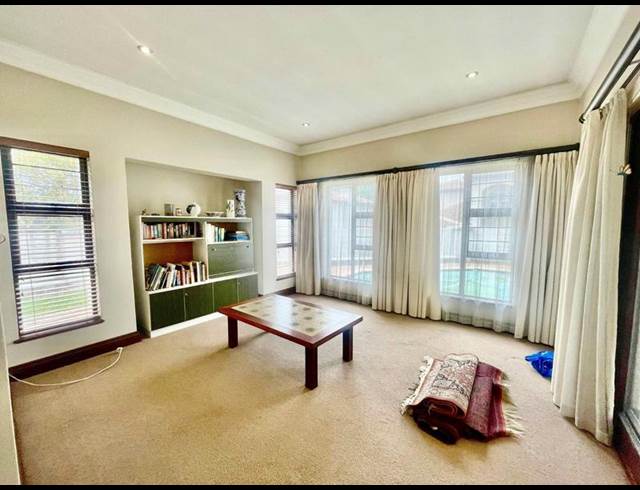3 BEDROOM PROPERTY TO RENT IN BRYANSTON