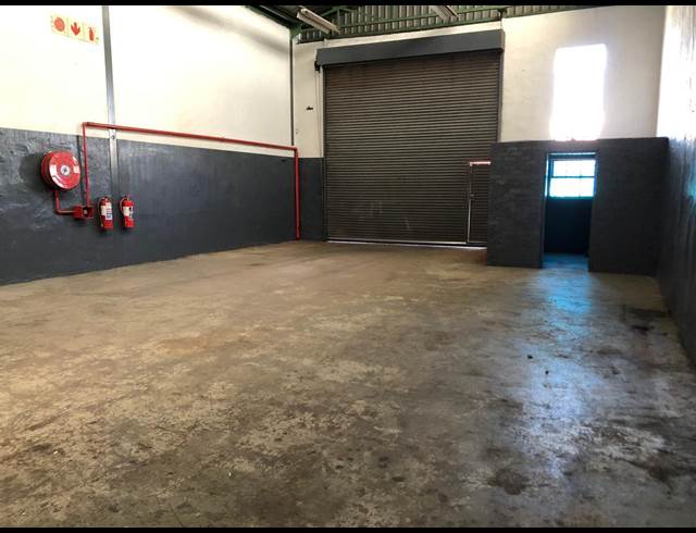 202M² WAREHOUSE TO LET IN ROBERTVILLE