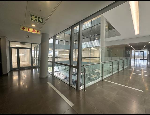799M² OFFICE TO LET IN SANDTON CENTRAL
