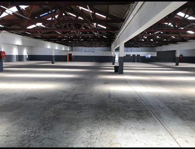 1,029M² FACTORY TO LET IN EPPING INDUSTRIAL