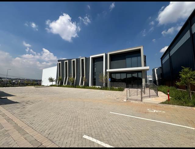 5,515M² WAREHOUSE TO LET IN SAMRAND BUSINESS PARK