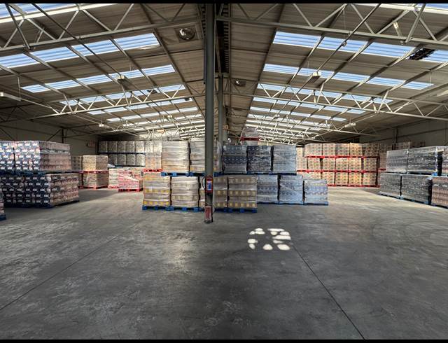 1,300M² WAREHOUSE TO LET IN INDUSTRIA WEST