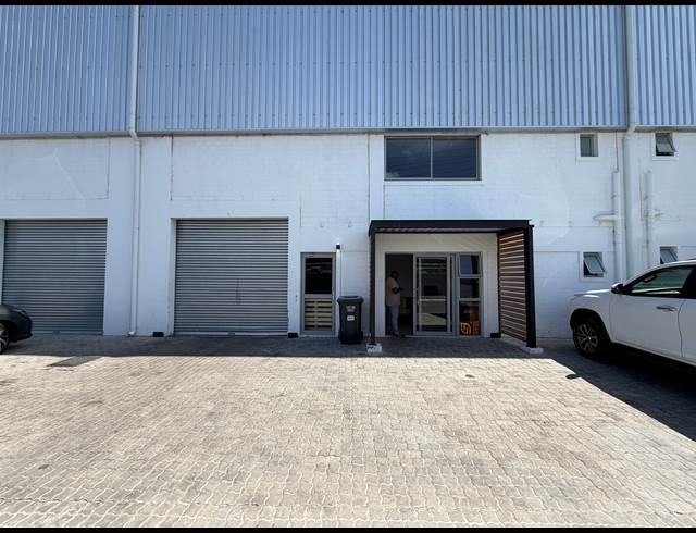 197M² WAREHOUSE TO LET IN FIRGROVE