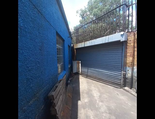 280M² WAREHOUSE TO LET IN CITY & SUBURBAN