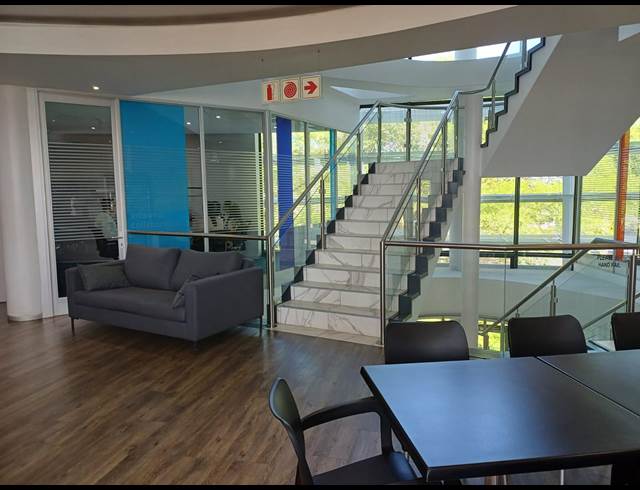 1,436M² OFFICE TO LET IN LA LUCIA RIDGE