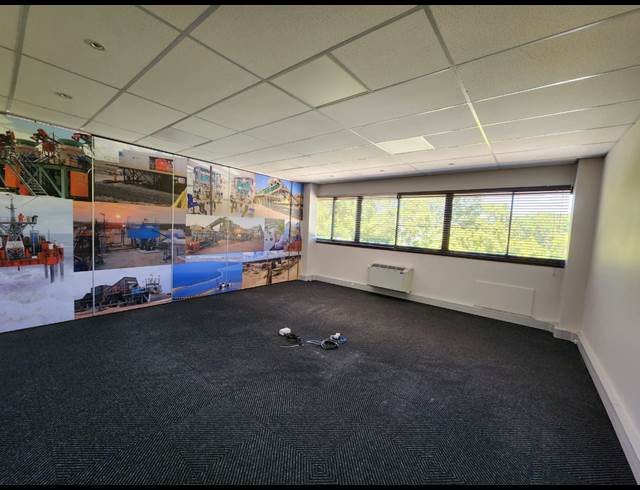 1,960M² OFFICE TO LET IN MOWBRAY