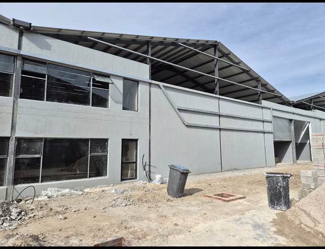 717M² WAREHOUSE TO LET IN BLACKHEATH INDUSTRIAL