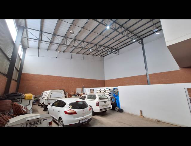 465M² WAREHOUSE TO LET IN COSMO BUSINESS PARK