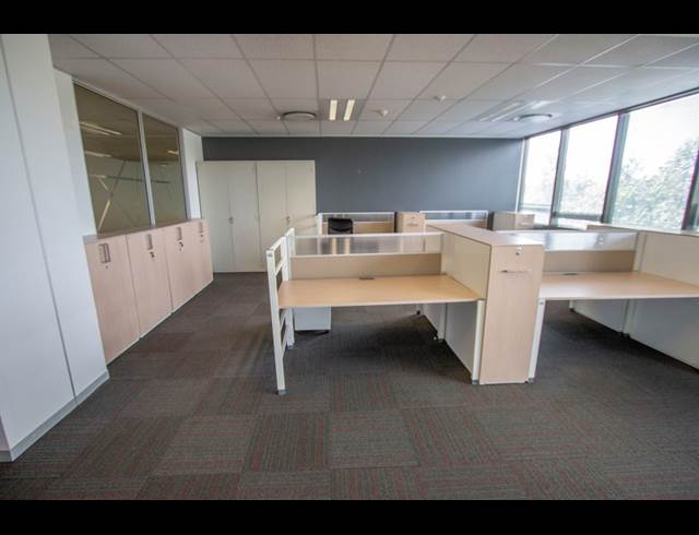 1,388M² OFFICE TO LET IN SANDTON CENTRAL