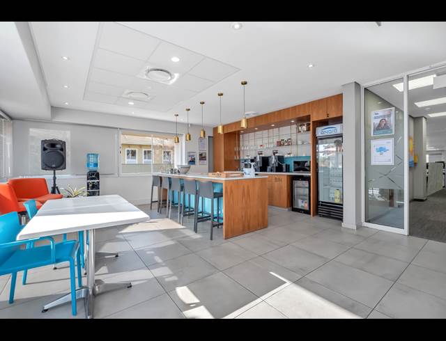 1,861M² OFFICE TO LET IN WOODMEAD
