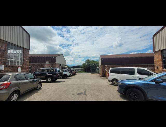 430M² WAREHOUSE TO LET IN VINTONIA