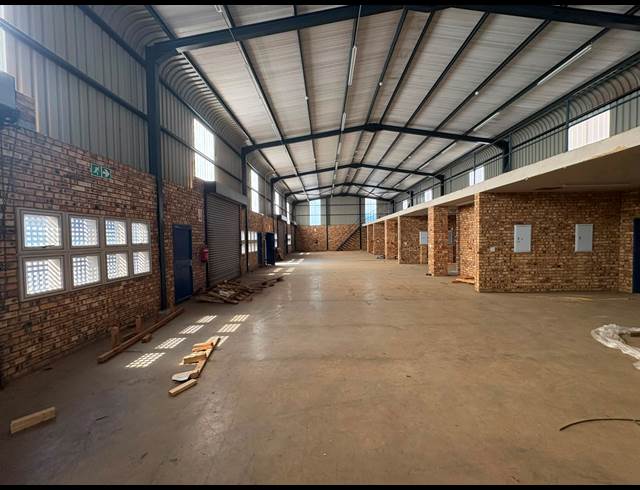 527M² WAREHOUSE TO LET IN KNIGHTS
