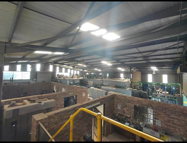 800M² WAREHOUSE TO LET IN CLAYVILLE