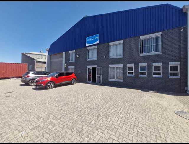 652M² WAREHOUSE TO LET IN OKAVANGO PARK