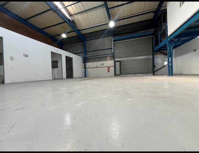 509M² WAREHOUSE TO LET IN SEBENZA