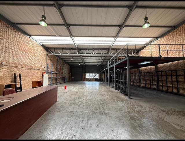 555M² WAREHOUSE TO LET IN RANDJESPARK