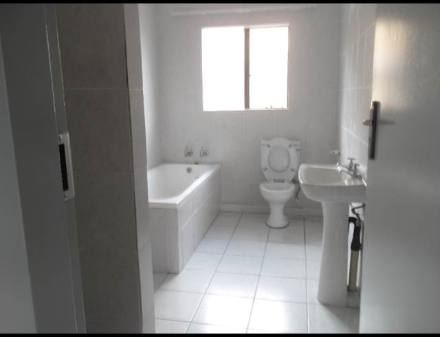 2 bed property to rent in WINCHESTER HILLS