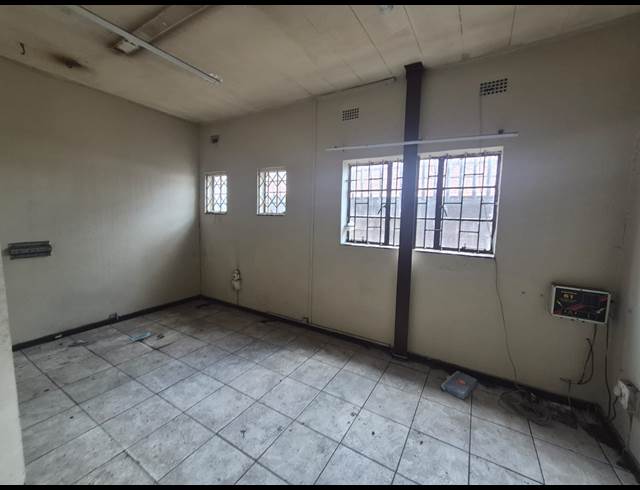 500M² WAREHOUSE TO LET IN ALRODE SOUTH