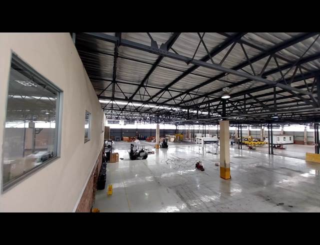5,746M² WAREHOUSE TO LET IN ROSSLYN