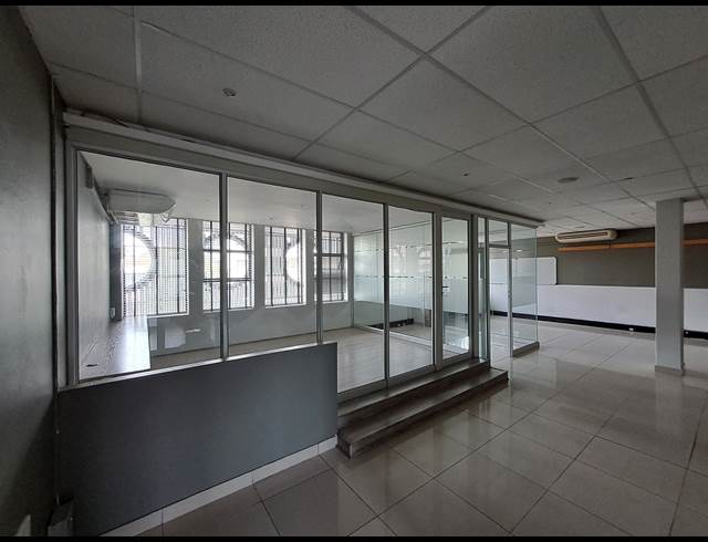 110M² OFFICE TO LET IN ILLOVO