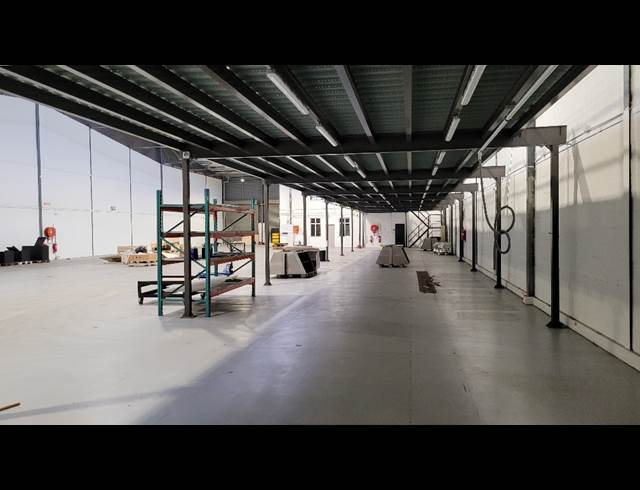 1,461M² WAREHOUSE TO LET IN NDABENI