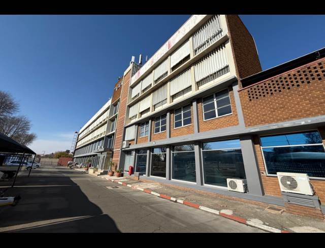 250M² OFFICE TO LET IN TULISA PARK