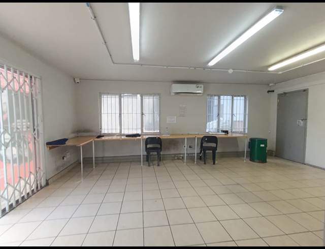 2,769M² WAREHOUSE TO LET IN WESTMEAD