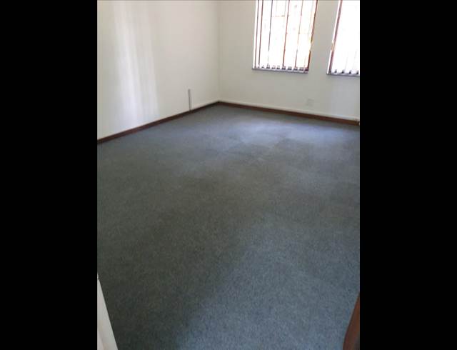 28M² OFFICE TO LET IN RANDJESPARK