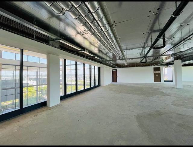 1,113M² OFFICE TO LET IN WATERFALL