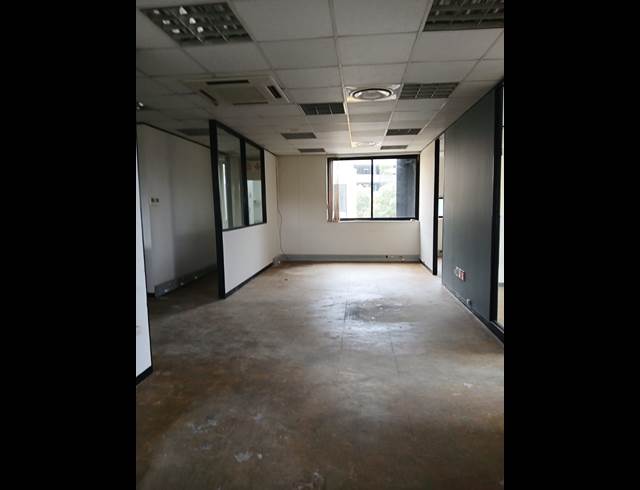 214.40M² OFFICE TO LET IN WESTVILLE