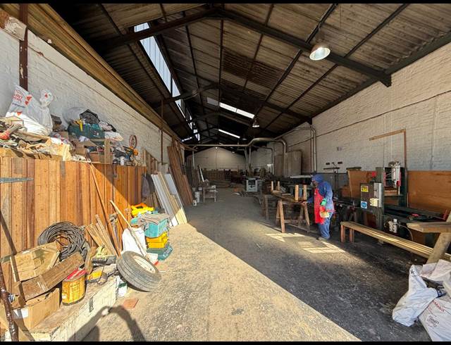 435M² WAREHOUSE TO LET IN STIKLAND INDUSTRIAL