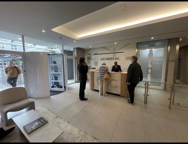 435M² OFFICE TO LET IN WATERFRONT