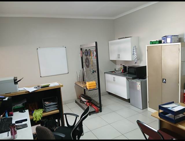 Business property to rent in BRENTWOOD PARK