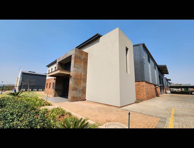 1,239M² WAREHOUSE TO LET IN SUNDERLAND RIDGE