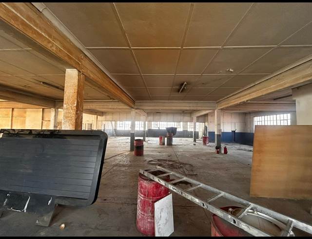1,680M² WAREHOUSE TO LET IN BOOYSENS