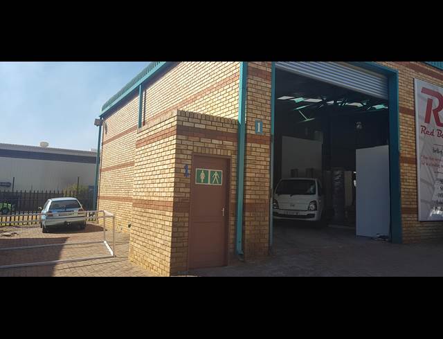 520M² WAREHOUSE TO LET IN TUNNEY