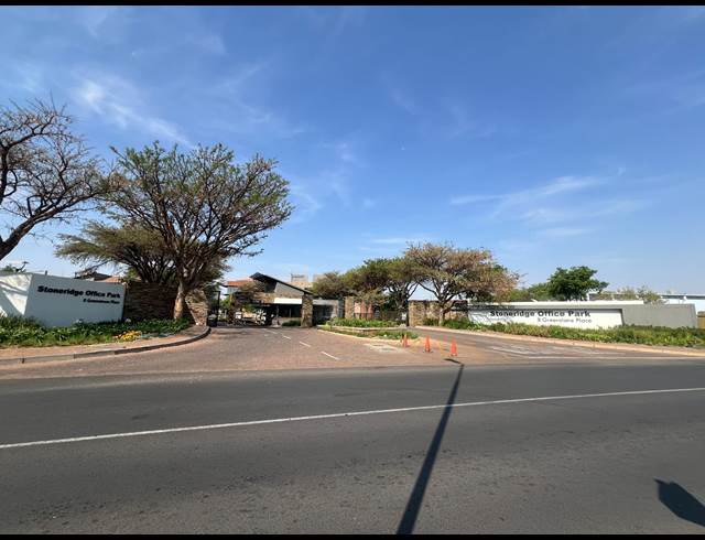 129M² OFFICE TO LET IN GREENSTONE HILL