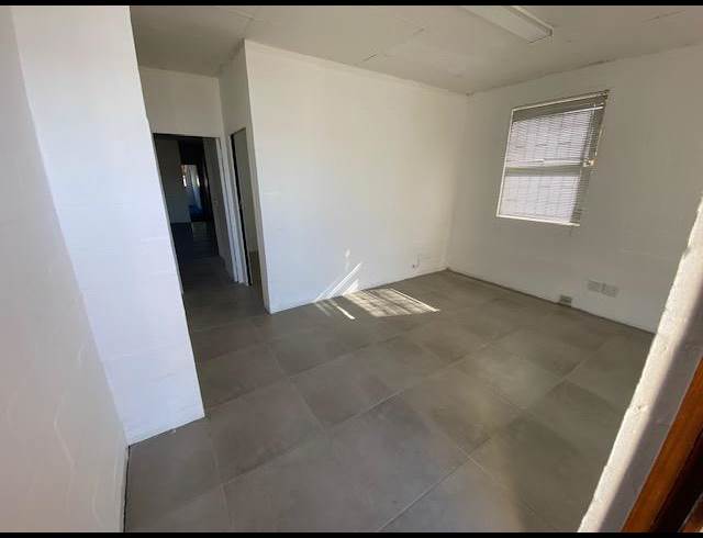 147M² WAREHOUSE TO LET IN OTTERY